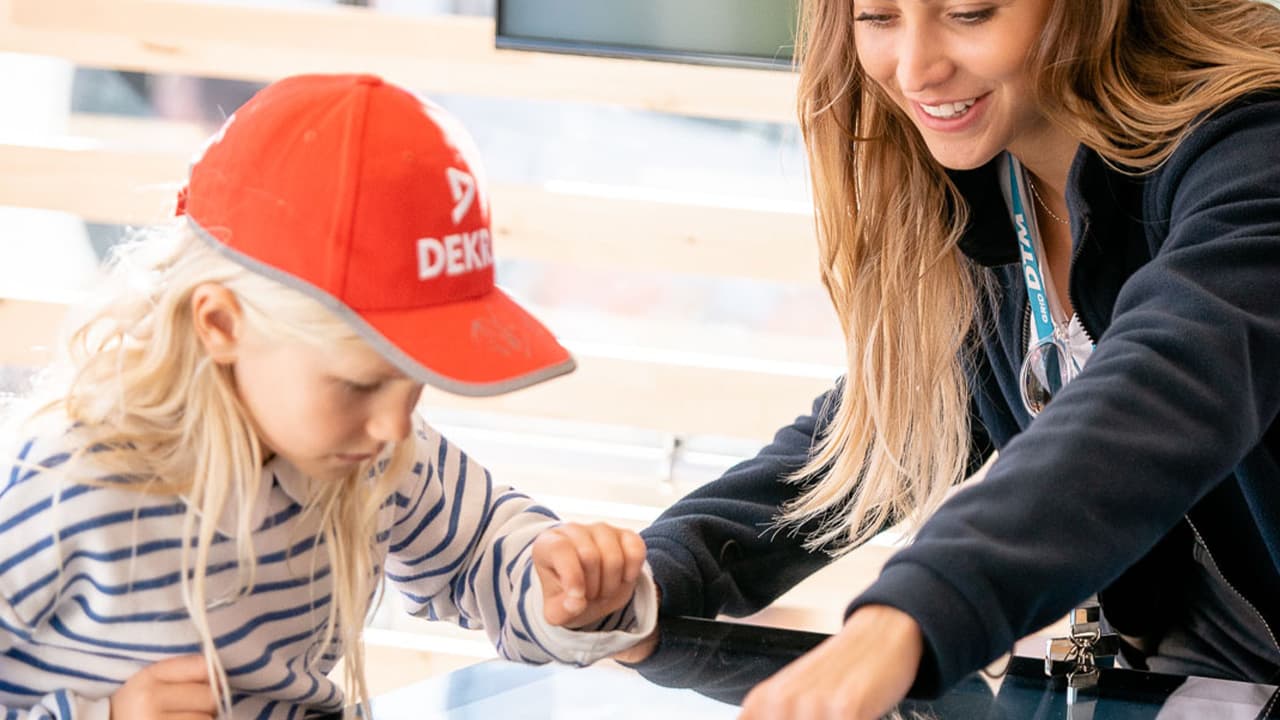 Interaktive Spiele am Multitouch Table Interaktive Spiele am Multitouch Table